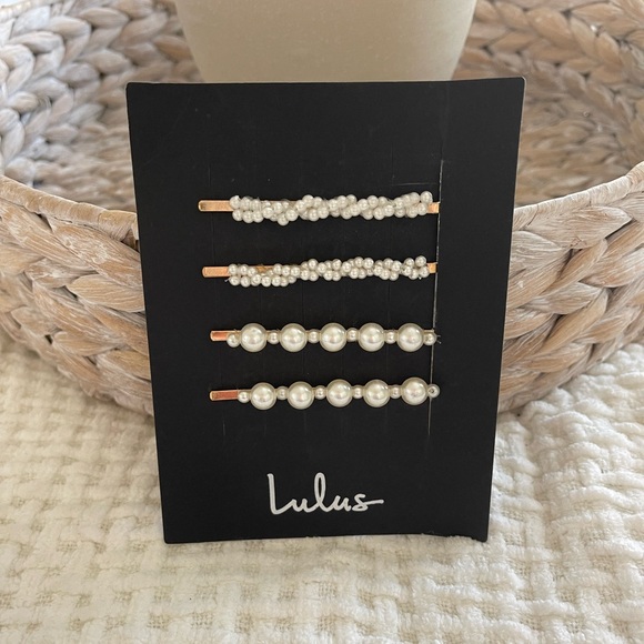 Lulus Hair Clips - Picture 1 of 4